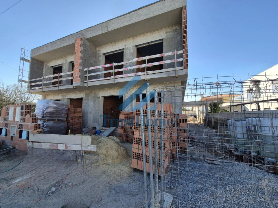 Moradia T4 para Venda em Fernao Ferro Foto 2