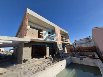 Moradia T4 para Venda em Fernao Ferro