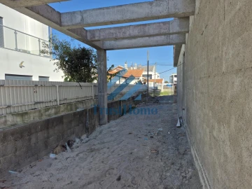 Moradia T4 para Venda em Fernao Ferro