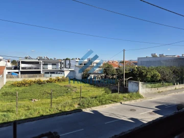 Moradia T4 para Venda em Fernao Ferro
