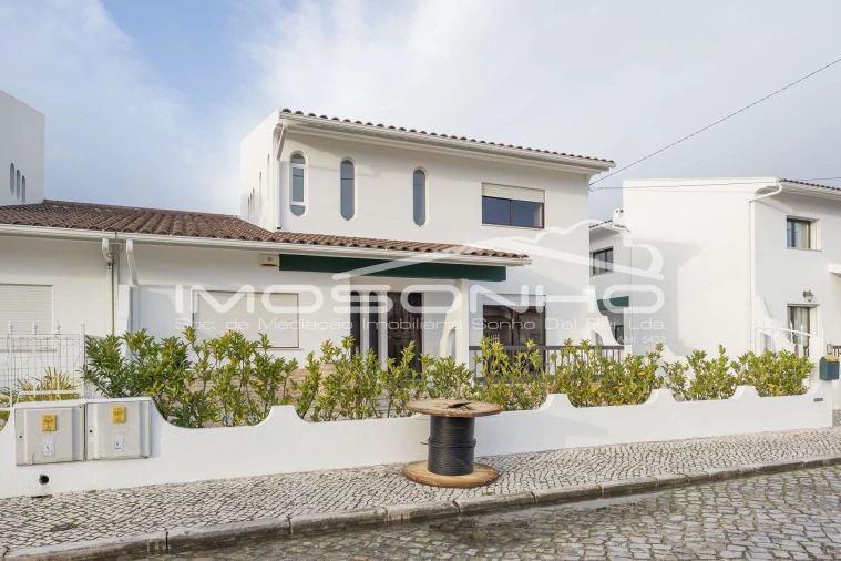 Moradia T4 para Venda em Marinha Grande Foto 1