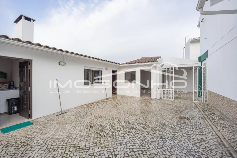 Moradia T4 para Venda em Marinha Grande Foto 32