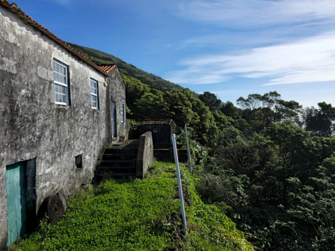 Moradia T1 para Venda em Ribeiras Foto 4