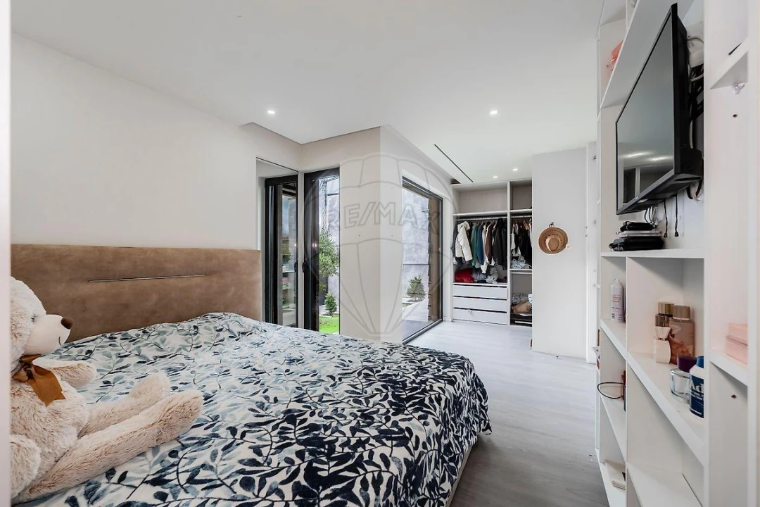 Moradia T4 para Venda em Palmeira Foto 12