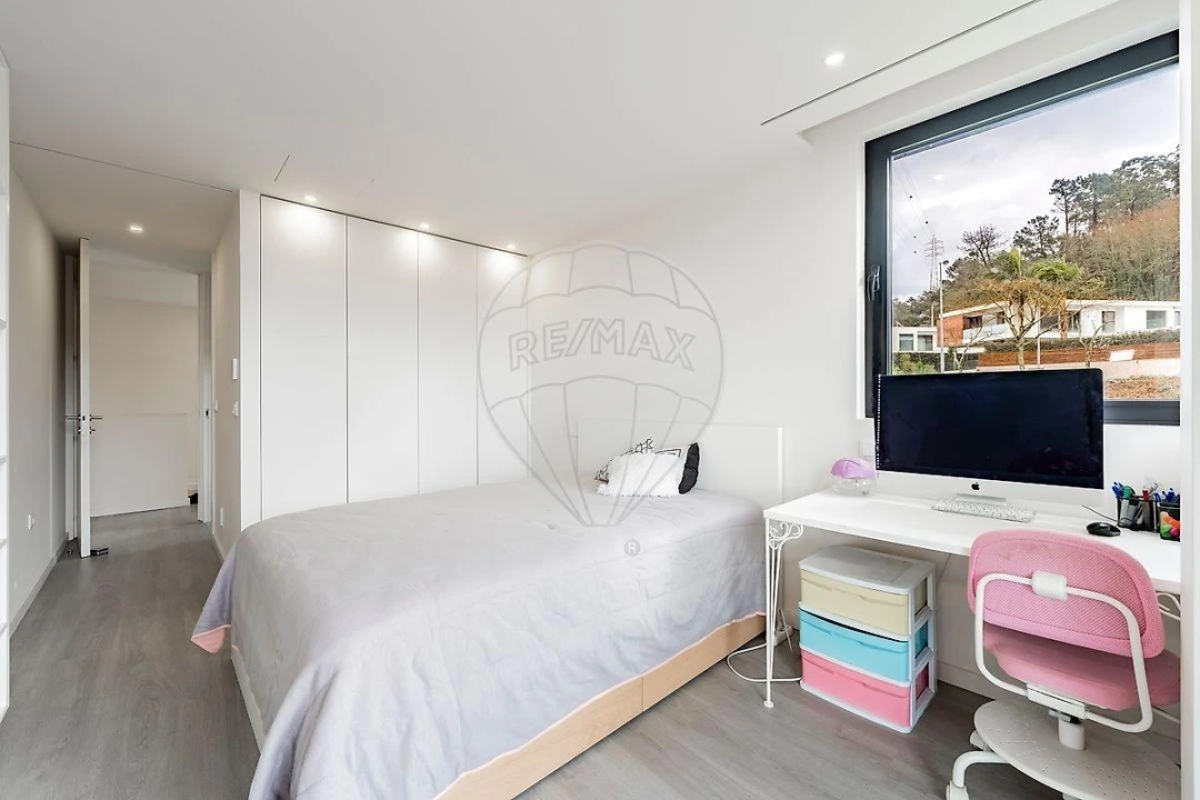 Moradia T4 para Venda em Palmeira Foto 13