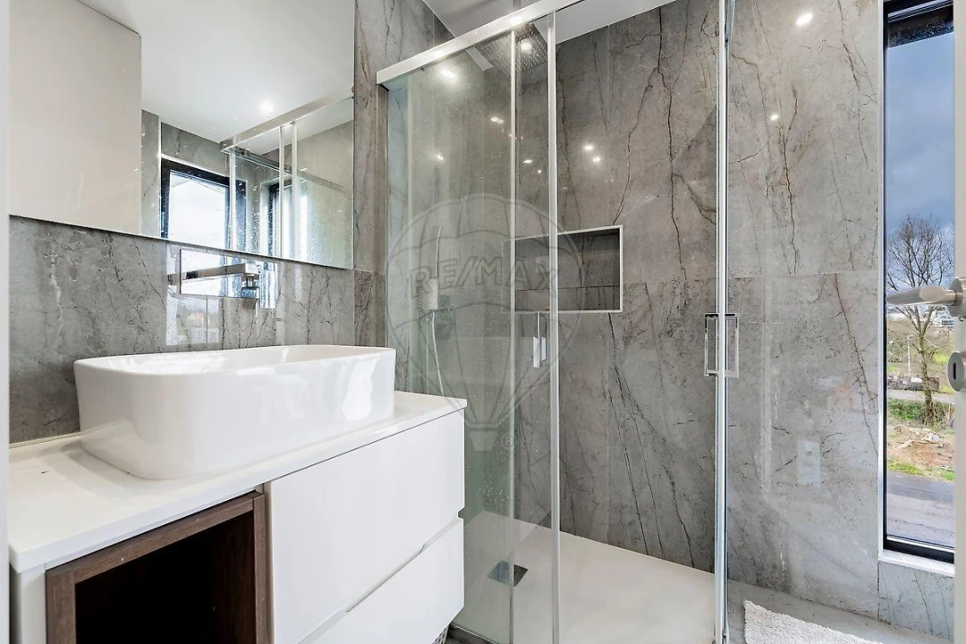 Moradia T4 para Venda em Palmeira Foto 27