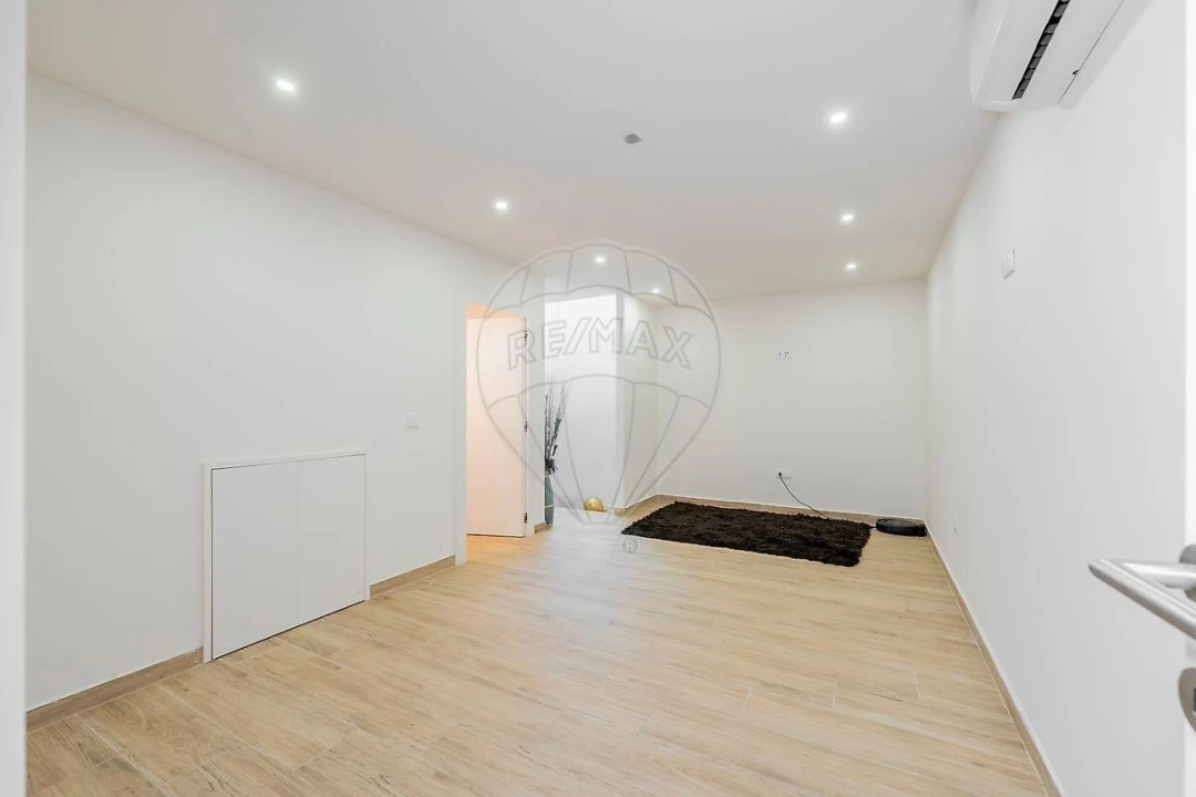 Moradia T4 para Venda em Palmeira Foto 31