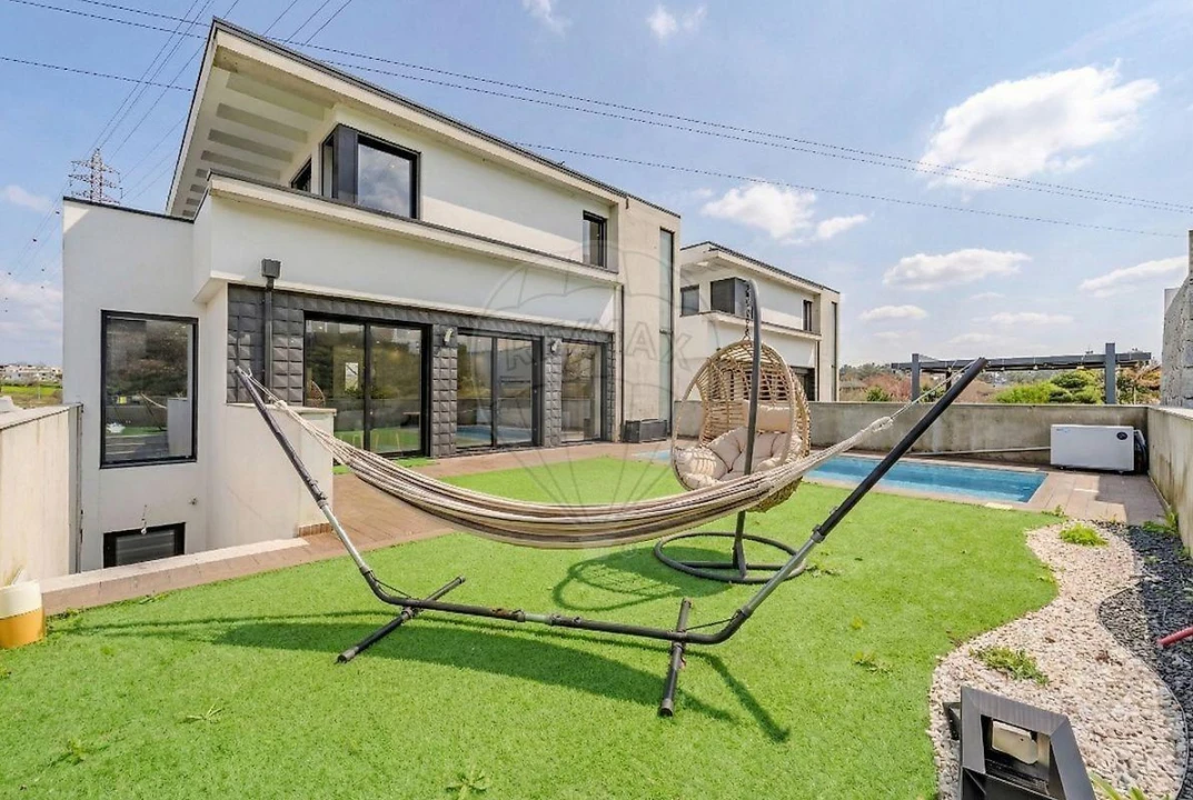 Moradia T4 para Venda em Palmeira Foto 42