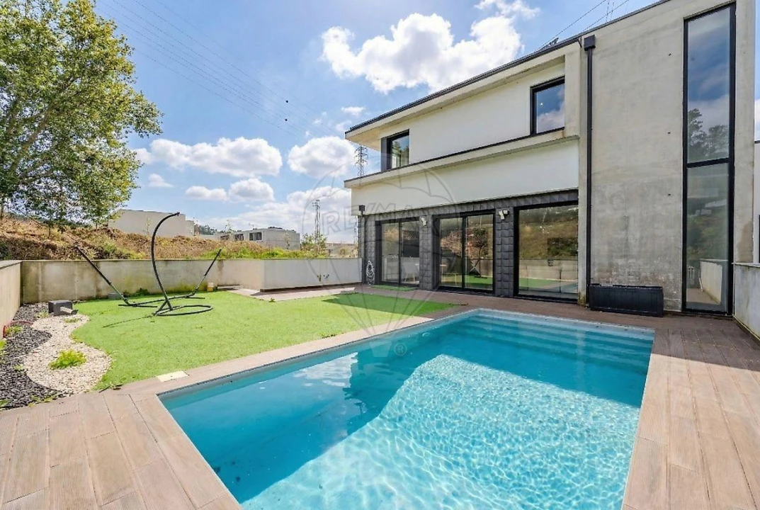 Moradia T4 para Venda em Palmeira Foto 43