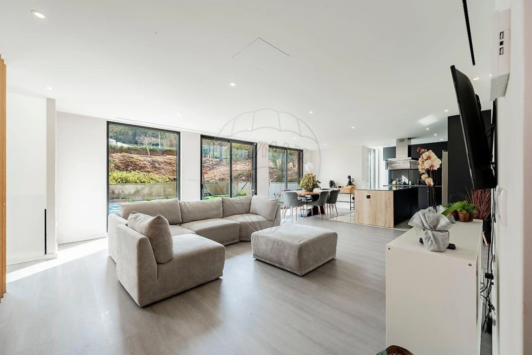 Moradia T4 para Venda em Palmeira Foto 6