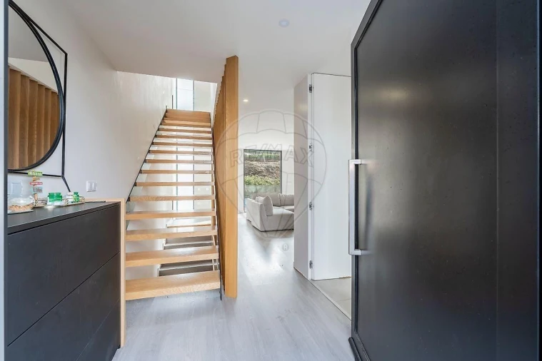 Moradia T4 para Venda em Palmeira Foto 10