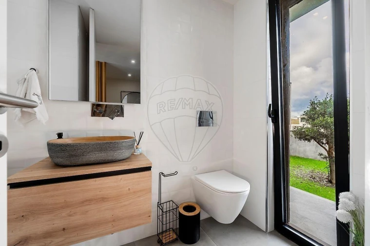 Moradia T4 para Venda em Palmeira Foto 18