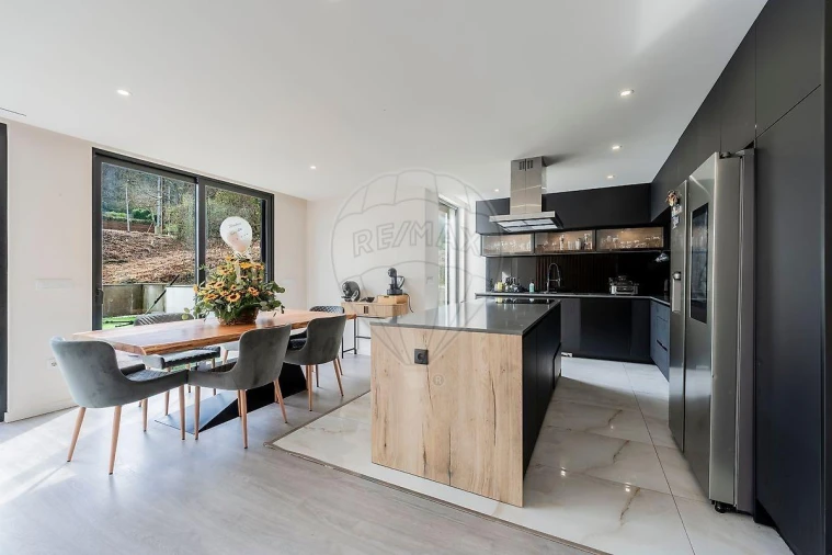 Moradia T4 para Venda em Palmeira Foto 2