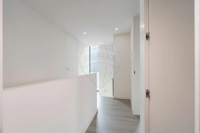 Moradia T4 para Venda em Palmeira Foto 20