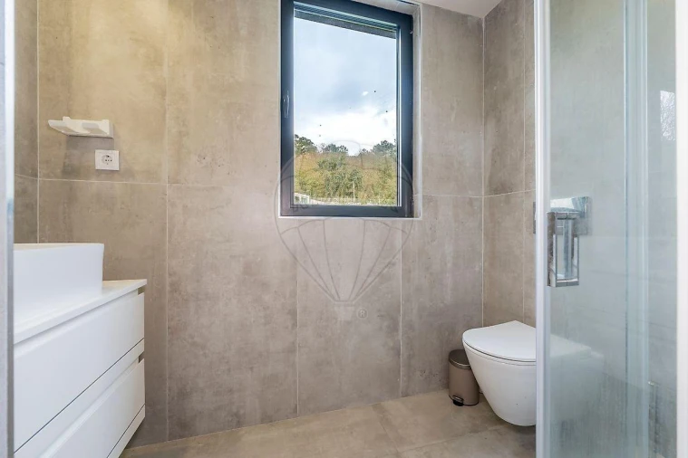 Moradia T4 para Venda em Palmeira Foto 23