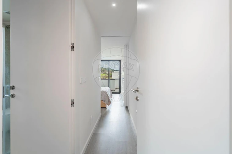 Moradia T4 para Venda em Palmeira Foto 24