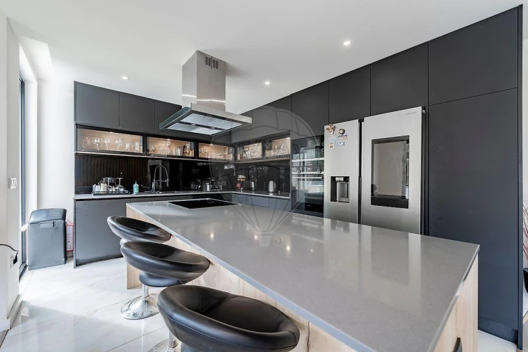 Moradia T4 para Venda em Palmeira Foto 3