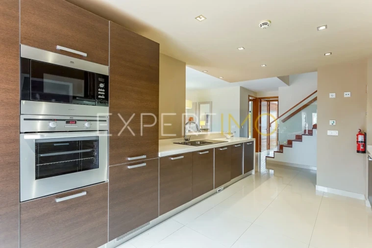 Apartamento T3 para Venda em Armação de Pera Foto 4