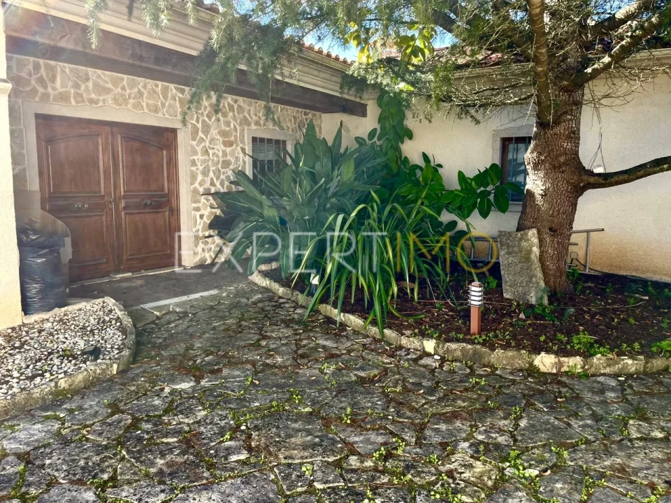 Moradia T4 para Venda em Vila Cã Foto 10