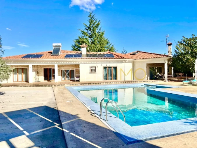 Moradia T4 para Venda em Vila Cã Foto 1