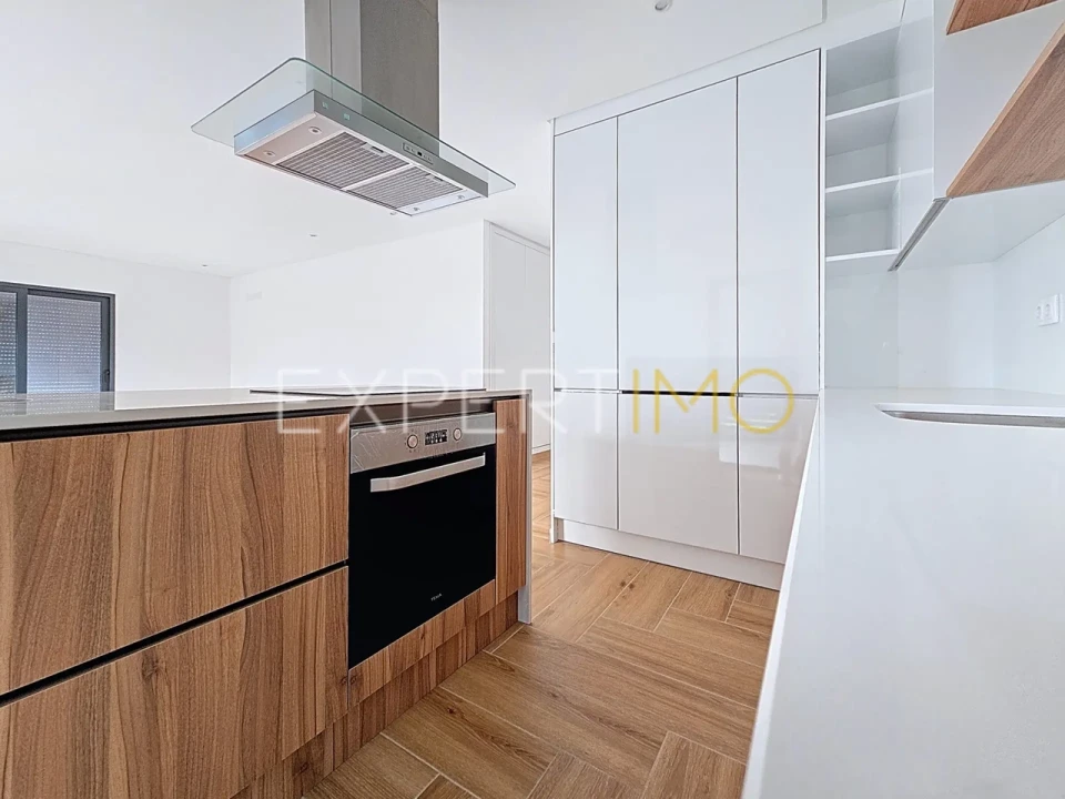 Apartamento T3 para Venda em Portimão Foto 3