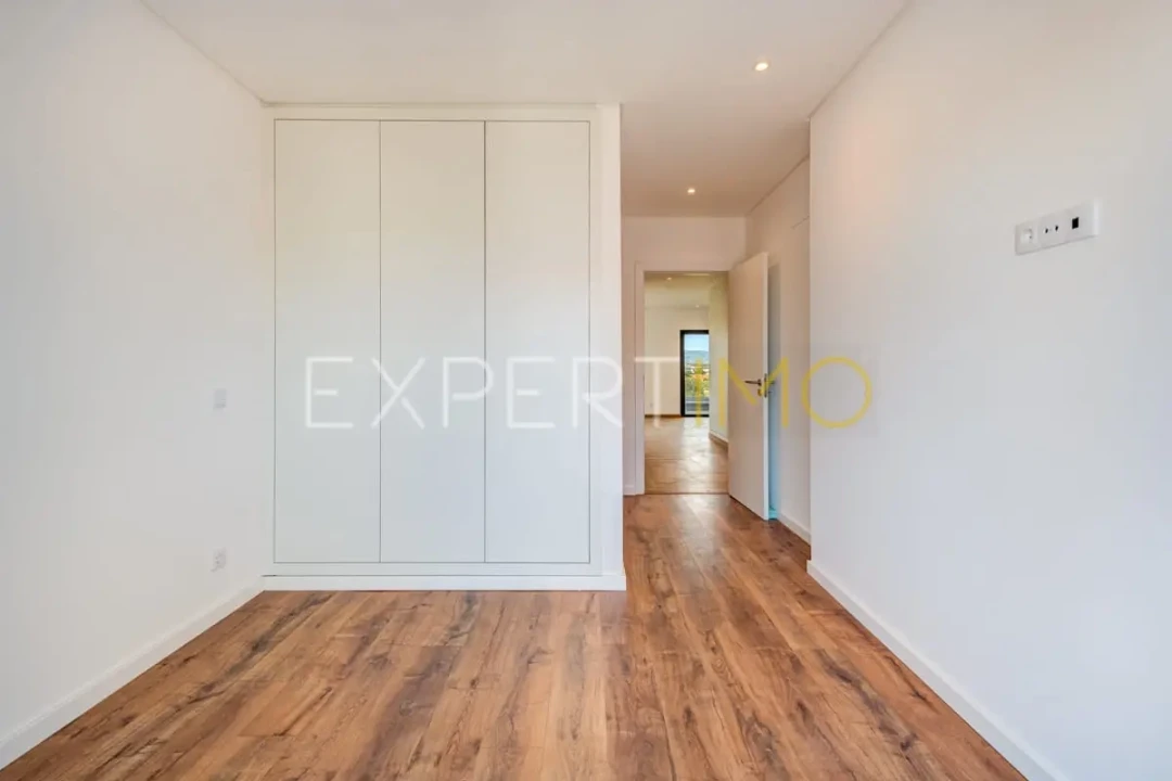 Apartamento T3 para Venda em Portimão Foto 7