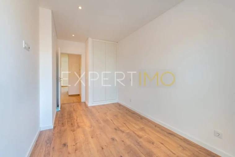 Apartamento T3 para Venda em Portimão Foto 12