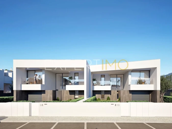 Moradia T4 para Venda em Lagos (São Sebastião e Santa Maria) Foto 2