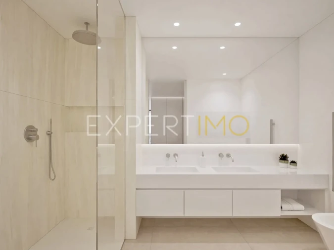 Moradia T4 para Venda em Lagos (São Sebastião e Santa Maria) Foto 16