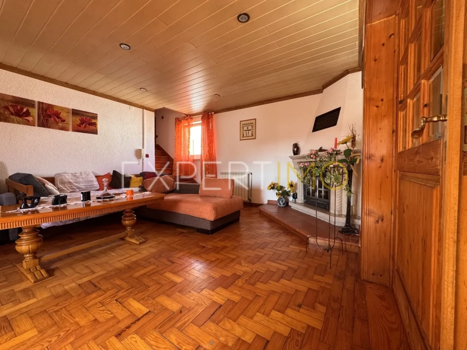 Moradia T4 para Venda em Casal Comba Foto 14