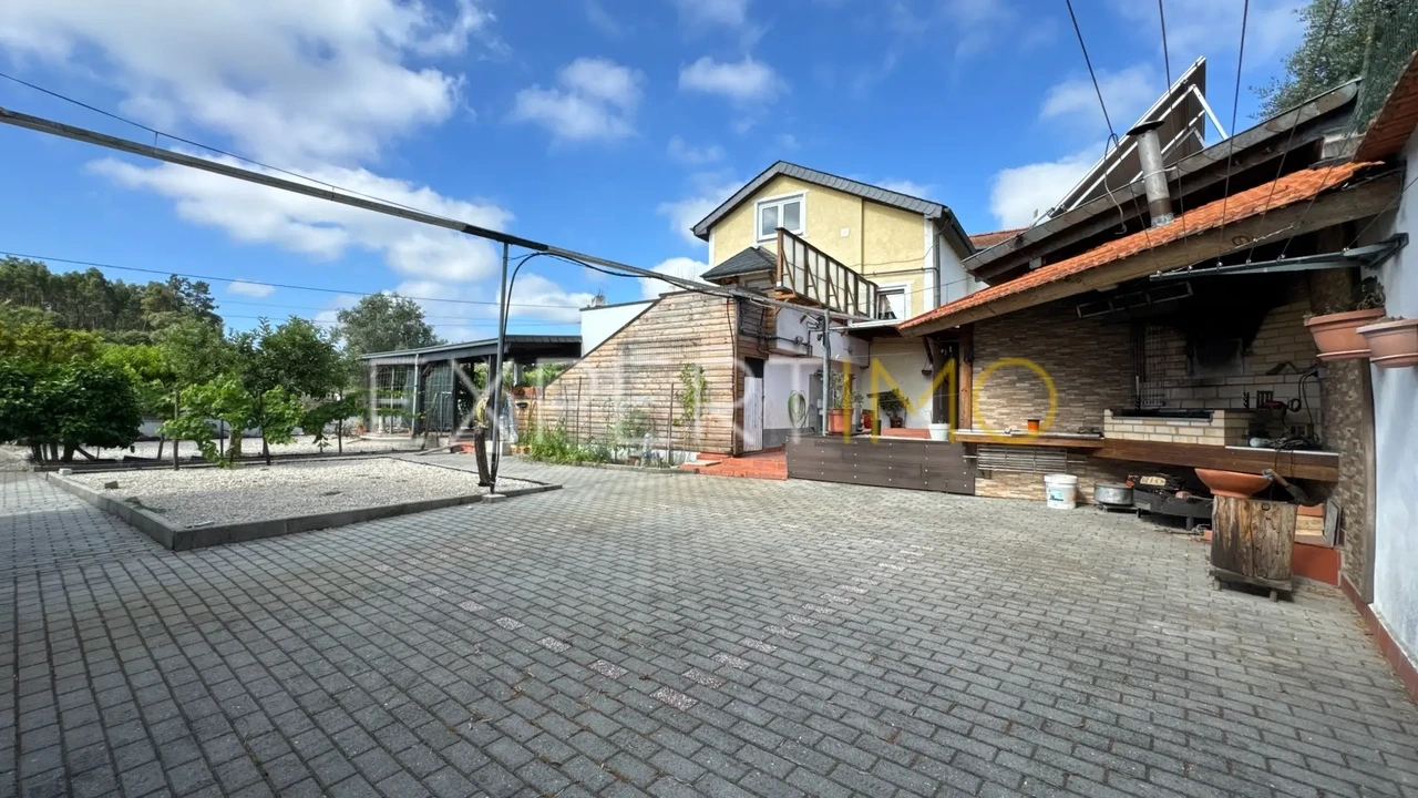 Moradia T4 para Venda em Casal Comba Foto 23