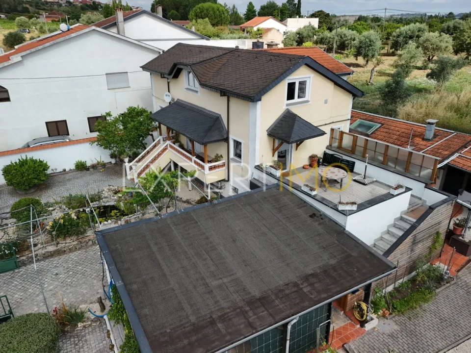 Moradia T4 para Venda em Casal Comba Foto 33