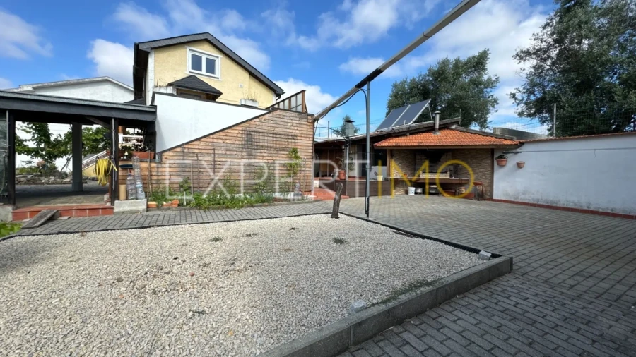 Moradia T4 para Venda em Casal Comba Foto 29