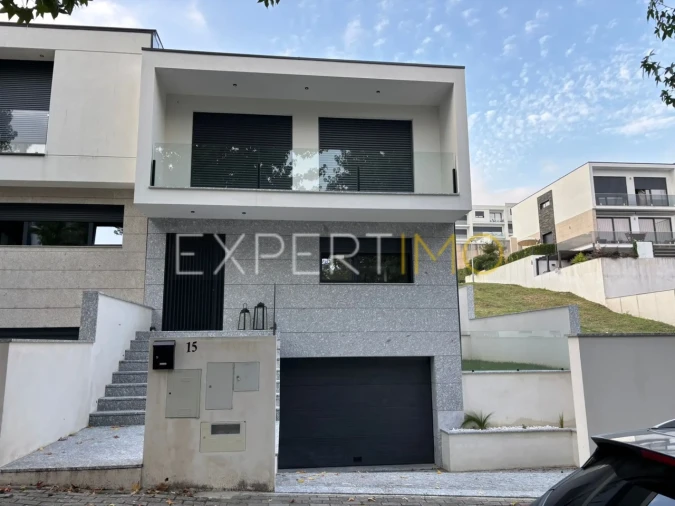 Moradia T3 para Venda em Gualtar Foto 1