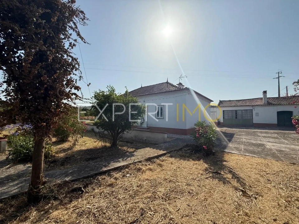 Moradia T4 para Venda em Carregado e Cadafais Foto 3