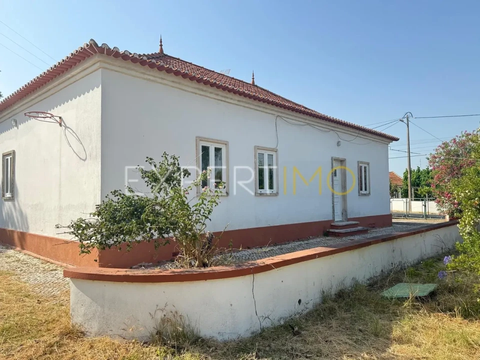 Moradia T4 para Venda em Carregado e Cadafais Foto 5