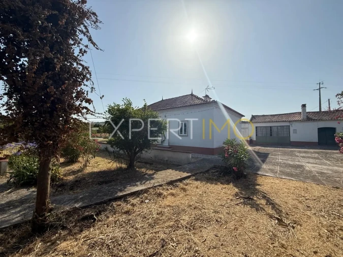 Moradia T4 para Venda em Carregado e Cadafais Foto 3