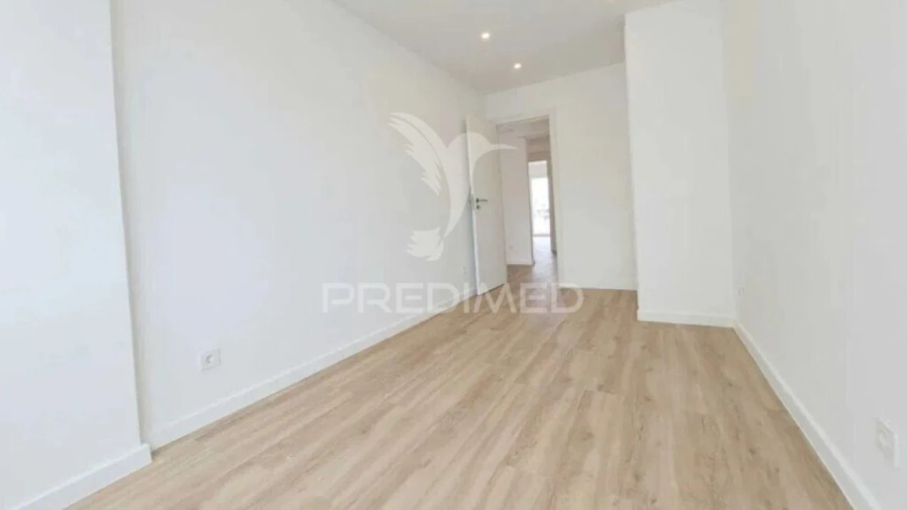 Apartamento T3 para Venda em Camarate, Unhos e Apelação Foto 5