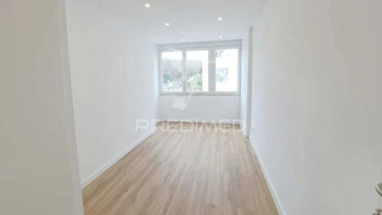 Apartamento T3 para Venda em Camarate, Unhos e Apelação Foto 4