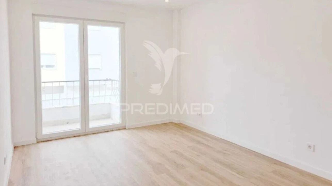 Apartamento T3 para Venda em Camarate, Unhos e Apelação Foto 3