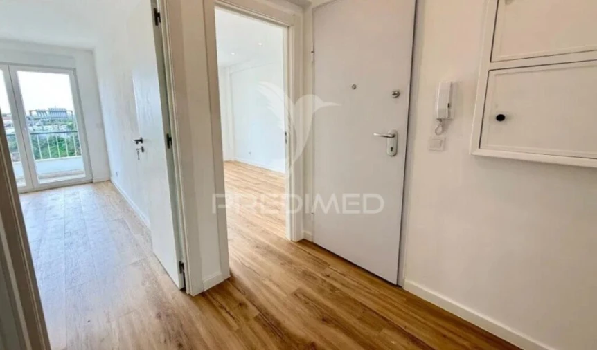 Apartamento T3 para Venda em Camarate, Unhos e Apelação Foto 10