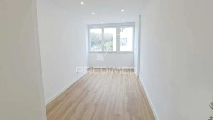 Apartamento T3 para Venda em Camarate, Unhos e Apelação Foto 4