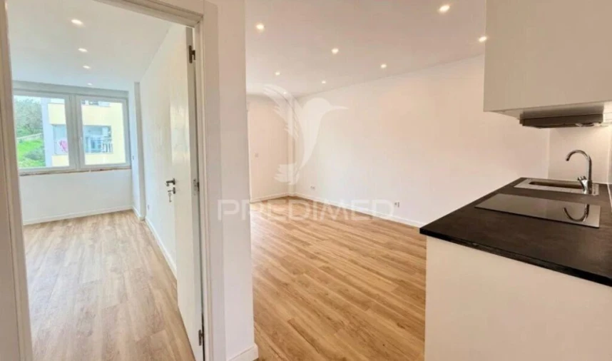 Apartamento T3 para Venda em Camarate, Unhos e Apelação Foto 1