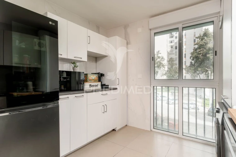 Apartamento T3 para Venda em Corroios Foto 11