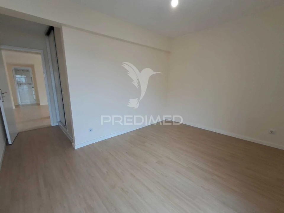 Apartamento T2 para Venda em Algueirão-Mem Martins Foto 12