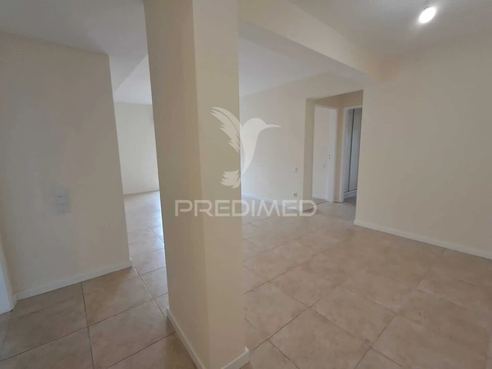 Apartamento T2 para Venda em Algueirão-Mem Martins Foto 3