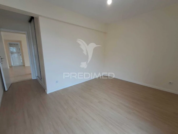 Apartamento T2 para Venda em Algueirão-Mem Martins Foto 12