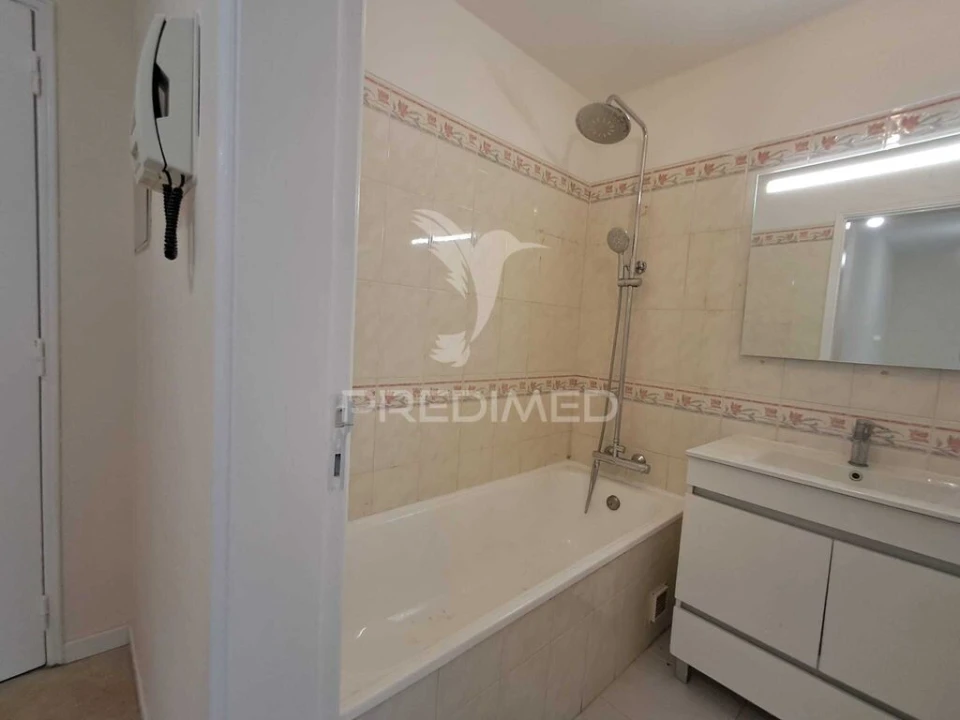 Apartamento T2 para Venda em Algueirão-Mem Martins Foto 18
