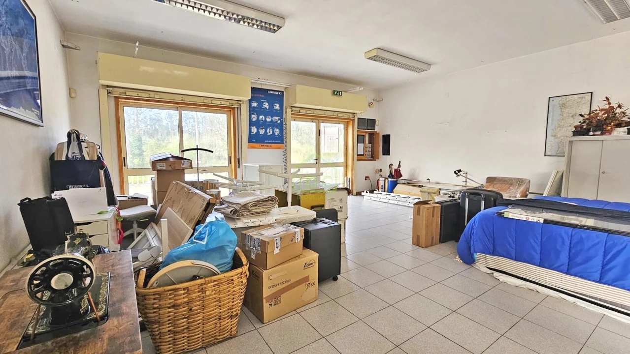 Loja para Venda em Aveleda Foto 13