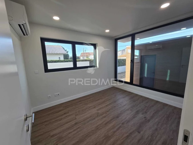 Moradia T4 para Venda em Aradas Foto 5